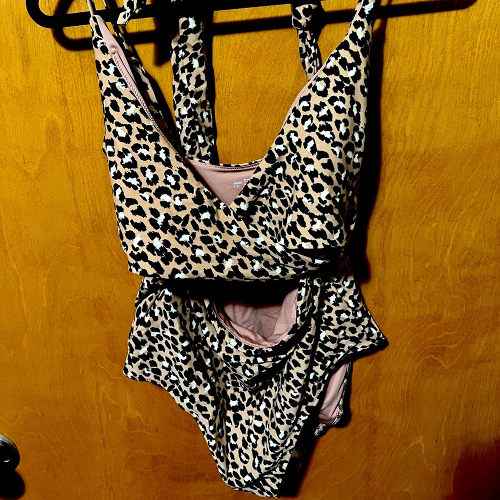 NWOT Arie One Piece Swimsuit